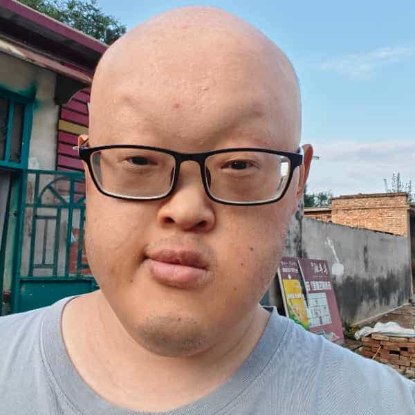 28岁岁山东单身帅哥 - 阿勒泰吉缘网
